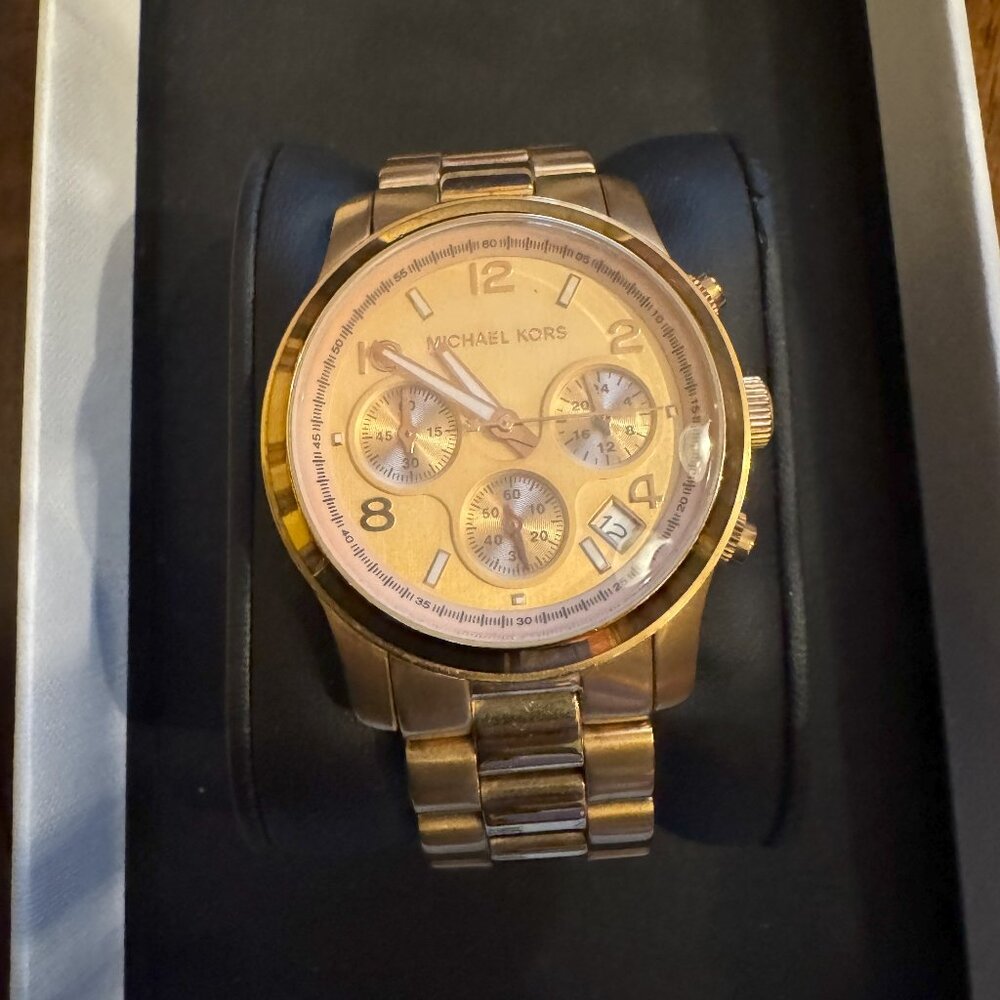 Michael  Kors Runway Chronograph Women's Rose Gold Stainless Steel Watch